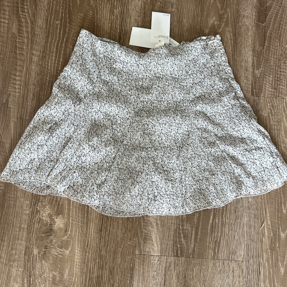 H&M Gray and White  Mini Skirt